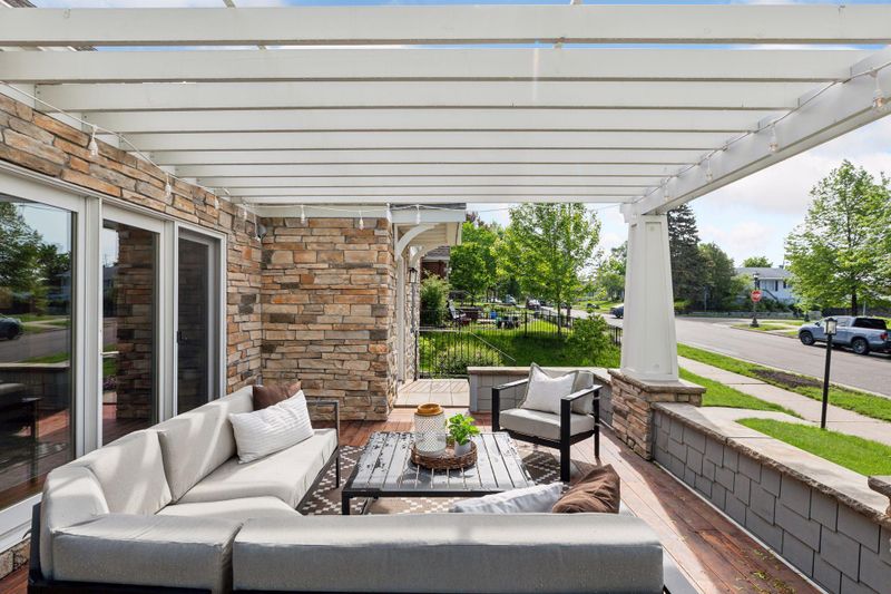 2187 Pinehurst Ave, Saint Paul, MN 55116
