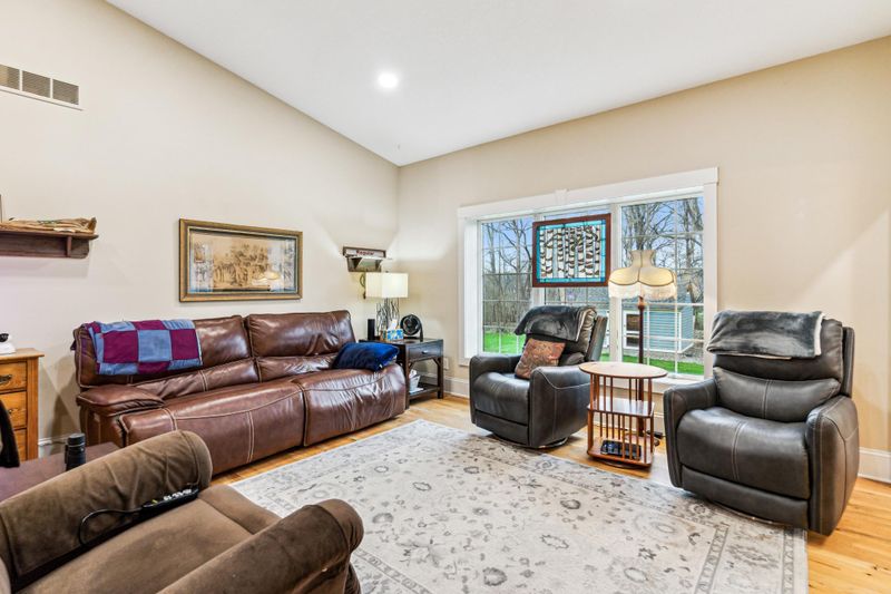5574 Cannon Dale Ct, Red Wing, MN 55066