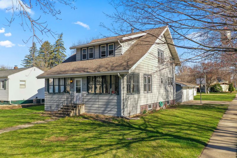 104 1st St SW, Blooming Prairie, MN 55917