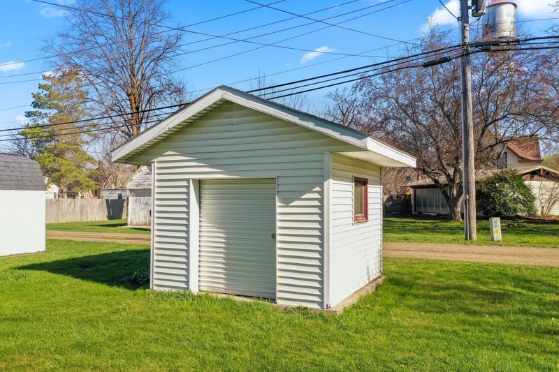 104 1st St SW, Blooming Prairie, MN 55917
