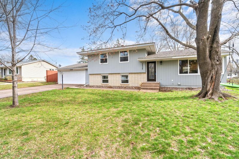 2208 Randy Ave, White Bear Lake, MN 55110