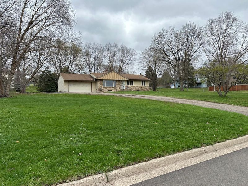 2888 Sibley Hills Dr, Eagan, MN 55121