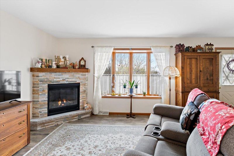 E112 Jefferson St, Nelson, WI 54756
