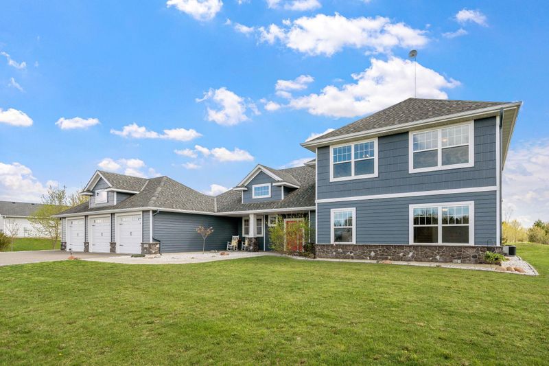 13611 263rd Ln, Chisago City, MN 55013