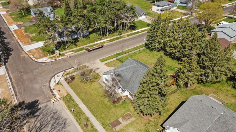 1604 Meadow Ln, Eau Claire, WI 54701