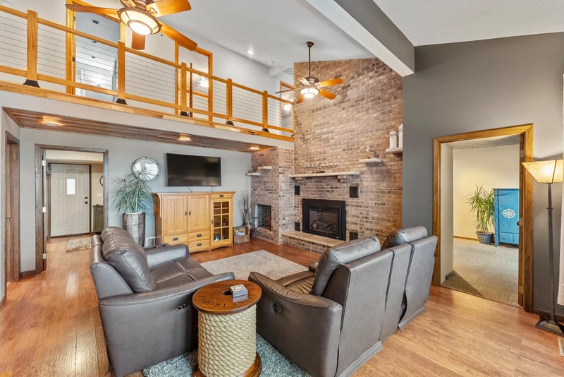51715 Belle Isle Dr, Rush City, MN 55069