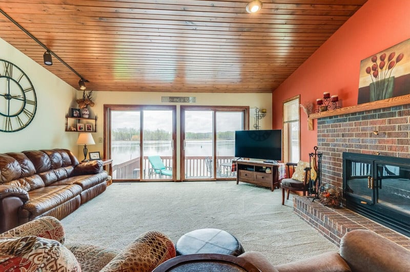 408 Shore Acres Rd, La Crescent, MN 55947