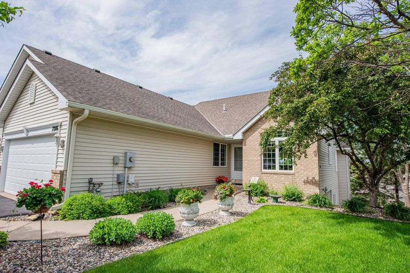 7806 Hill Rd, Woodbury, MN 55125