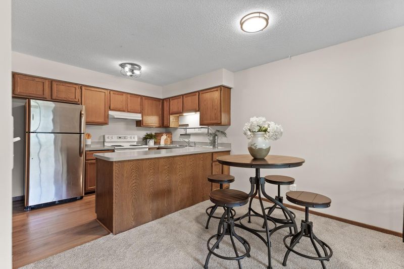 4704 Lenore Ln, Eagan, MN 55122