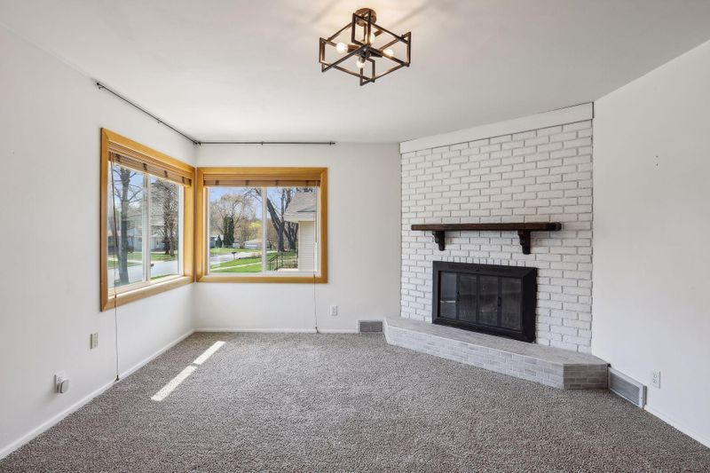 1020 3rd St NW, New Brighton, MN 55112