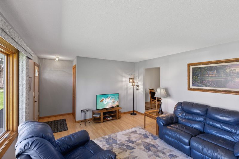 4033 82nd Ave N, Brooklyn Park, MN 55443