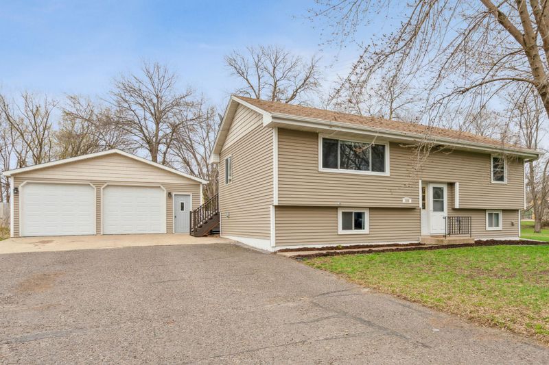 320 Dakota Ave S, Montrose, MN 55363