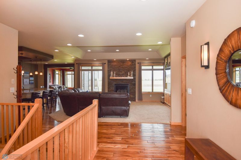 4318 39th St S, Moorhead, MN 56560