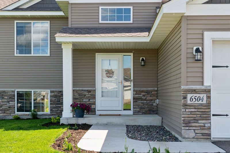 6504 Dale Cir SW, Waverly, MN 55390
