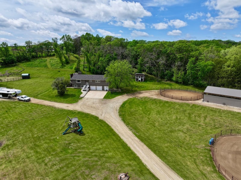 7220 30th St SE, Eyota, MN 55934