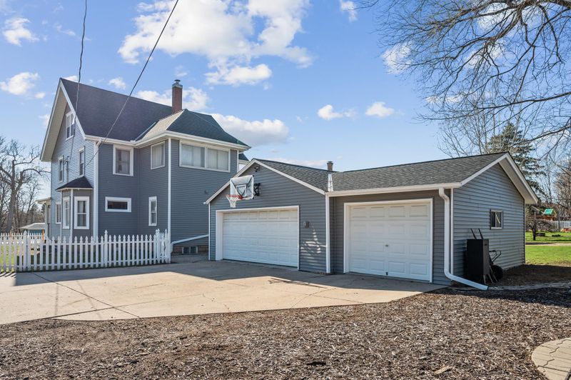 406 Lake Blvd S, Buffalo, MN 55313