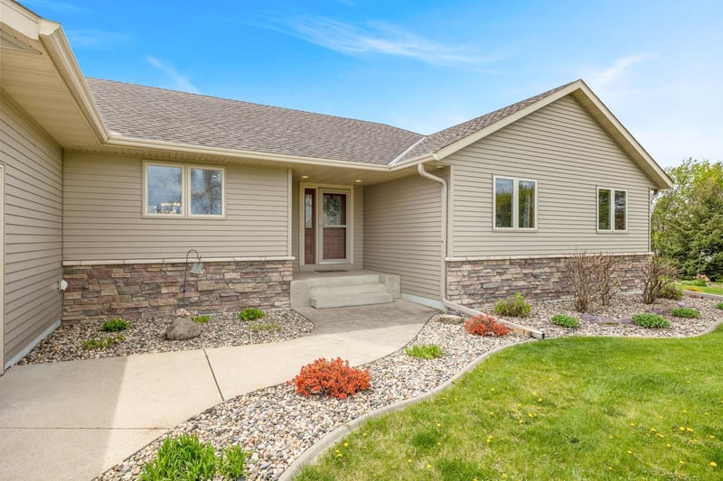 6509 100th St, Glencoe, MN 55336