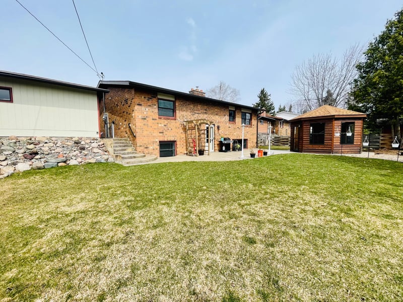 25 Circle Dr, Gilbert, MN 55741