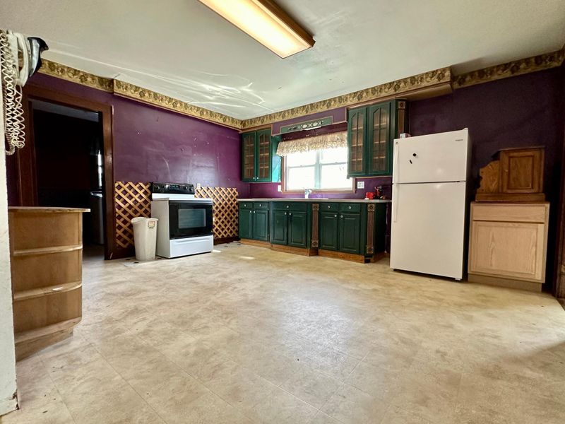 302 E 7th St, Adrian, MN 56110