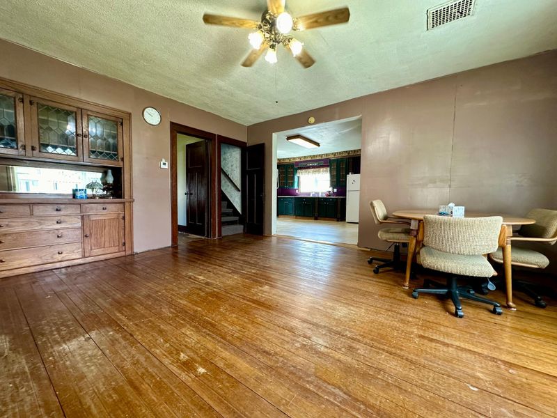 302 E 7th St, Adrian, MN 56110
