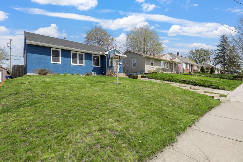 2117 Conway St, Saint Paul, MN 55119