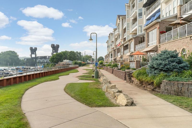 150 Front St #422, Prescott, WI 54021