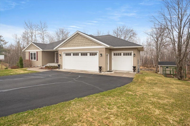 20 Mallard Ln, Duluth, MN 55811