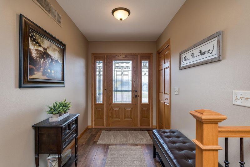 825 Wels Ct, Nicollet, MN 56074