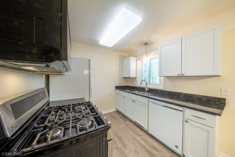 10420 Unity St NW, Coon Rapids, MN 55433