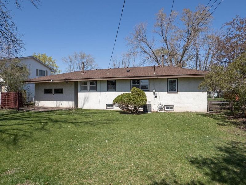 620 63rd Ave NE, Minneapolis, MN 55432