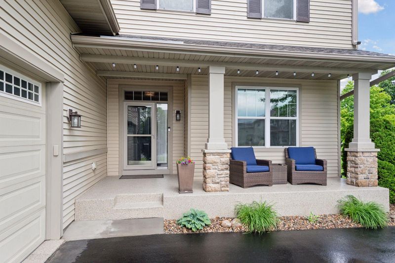 2109 Sandhill Dr, Shakopee, MN 55379