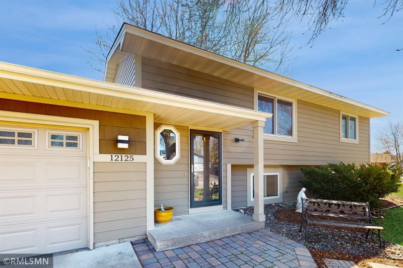 12125 91st Ave N, Maple Grove, MN 55369