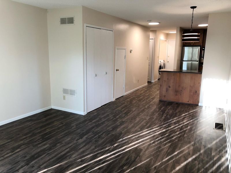 830 Woodgate Dr #106, Vadnais Heights, MN 55127