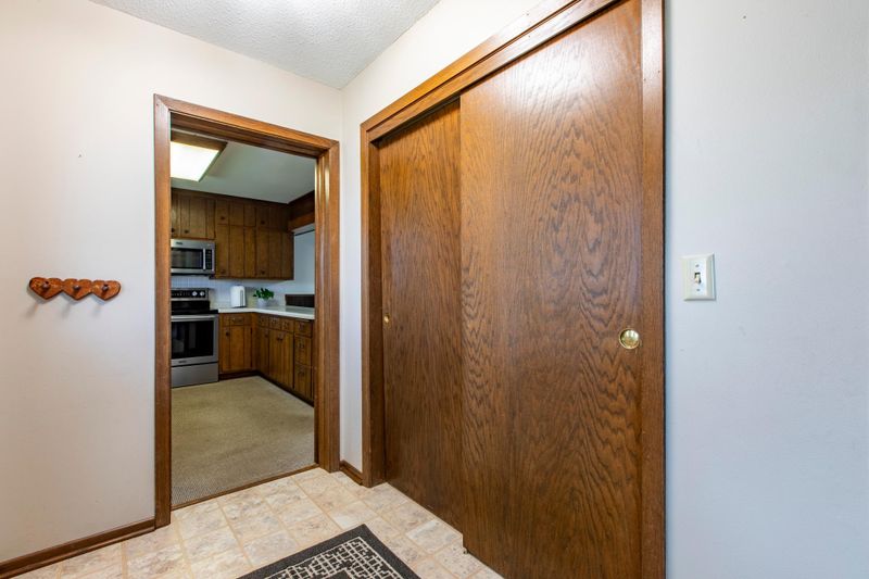 100 4th Ave SW, Plainview, MN 55964