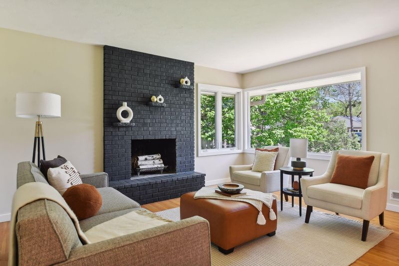 3518 Comet Ln, Minnetonka, MN 55345
