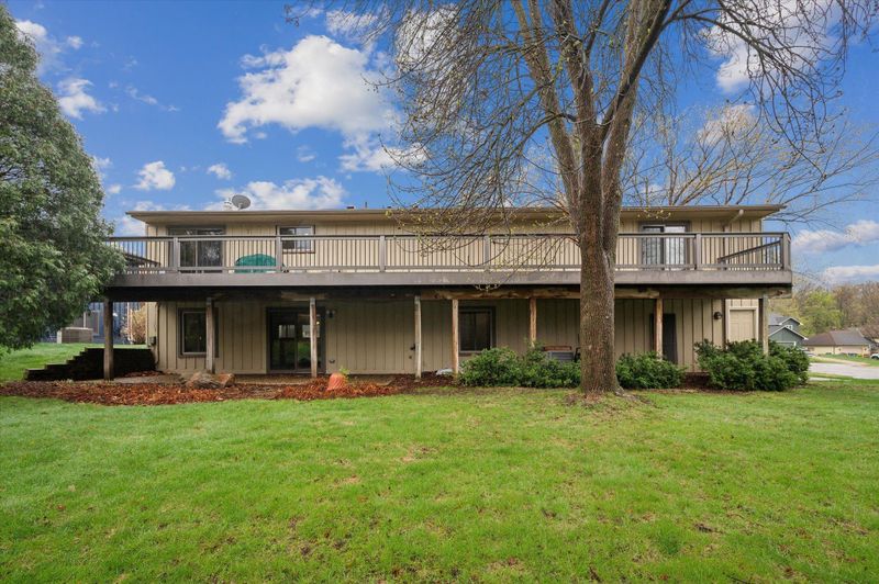 9950 Garrison Way, Eden Prairie, MN 55347