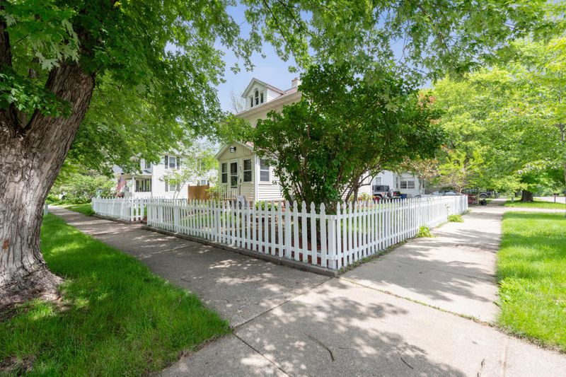 903 1st Ave NW, Faribault, MN 55021