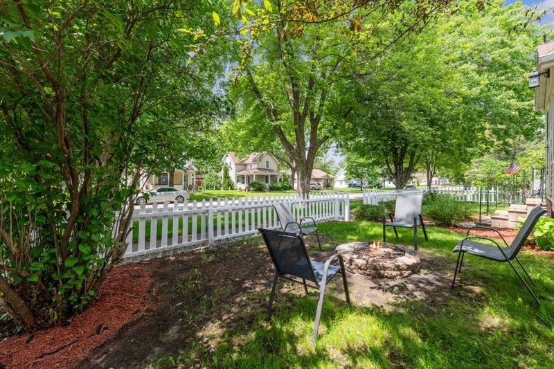 903 1st Ave NW, Faribault, MN 55021