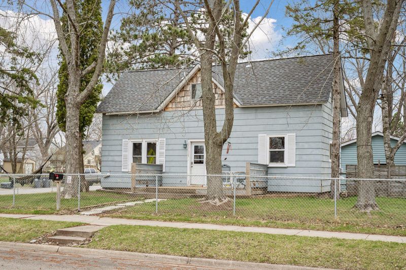 305 3rd Ave SE, Milaca, MN 56353