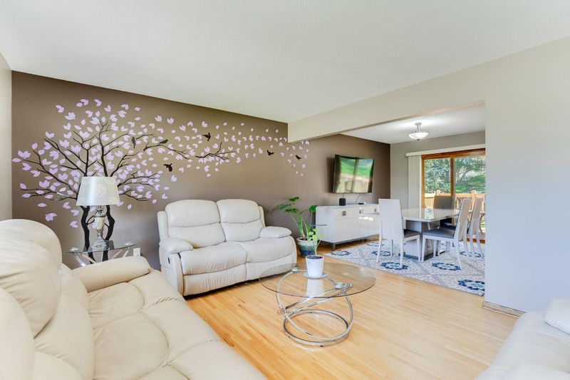 3105 Townview Ave NE, Saint Anthony, MN 55418