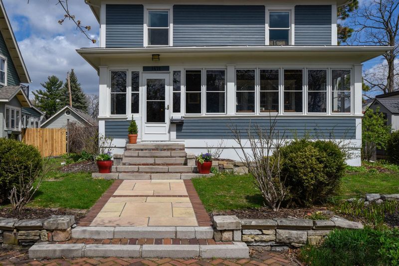 1671 Berkeley Ave, Saint Paul, MN 55105
