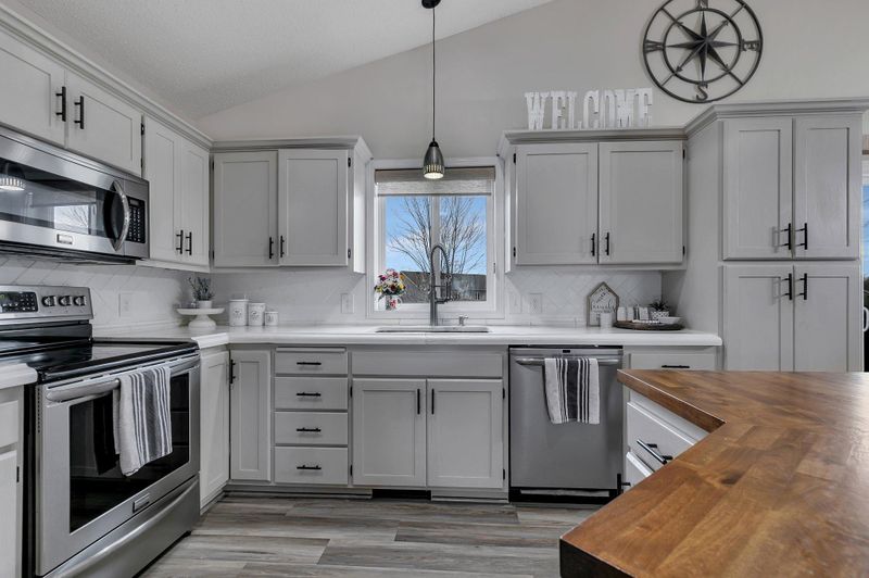 1716 Pear Ct NE, Sauk Rapids, MN 56379