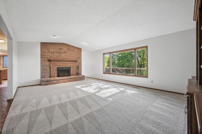 2910 Merrill St, Roseville, MN 55113