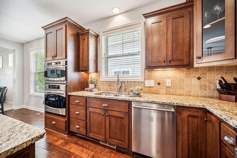 3545 Sawgrass Trl E, Eagan, MN 55123