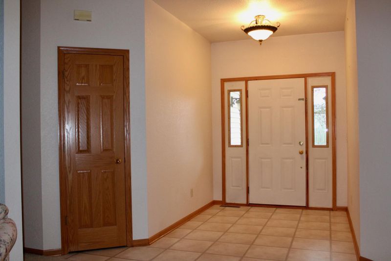 905 Fremont St E, Waterville, MN 56096