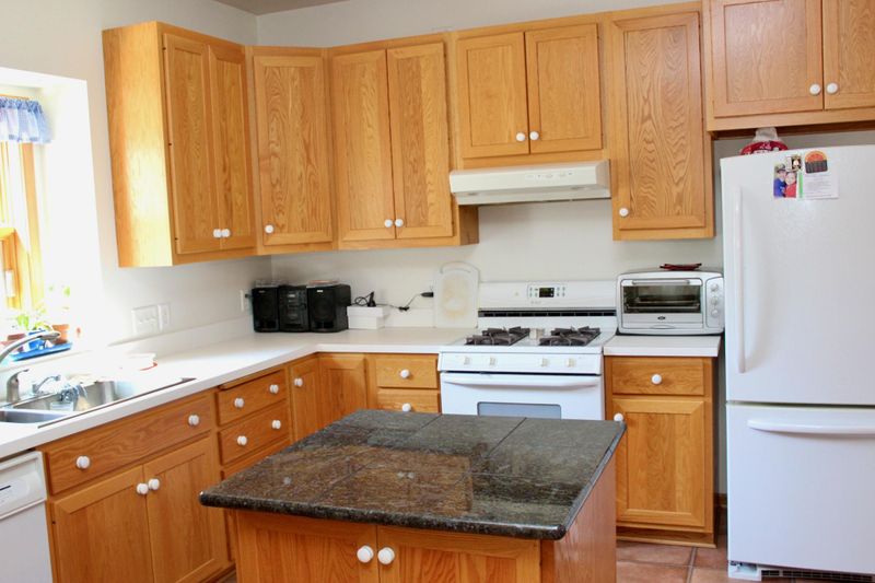 905 Fremont St E, Waterville, MN 56096