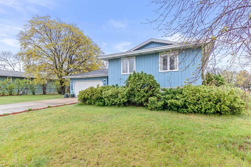 5425 80th Ave N, Brooklyn Park, MN 55443