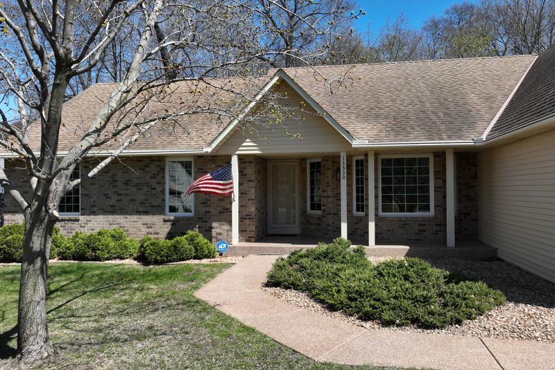 13530 Danube Ln, Rosemount, MN 55068