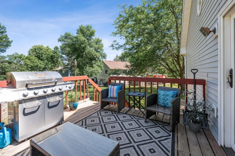 115 Muirfield Cir, Young America, MN 55397