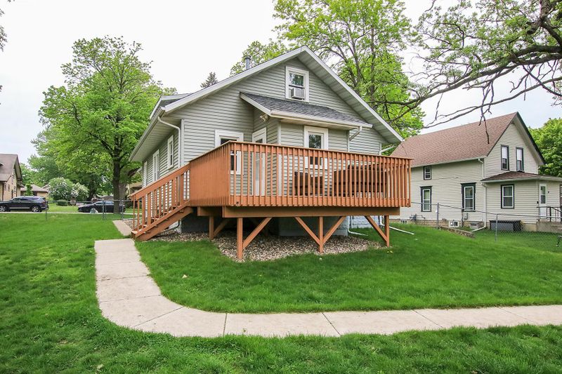 715 Franklin St SW, Hutchinson, MN 55350